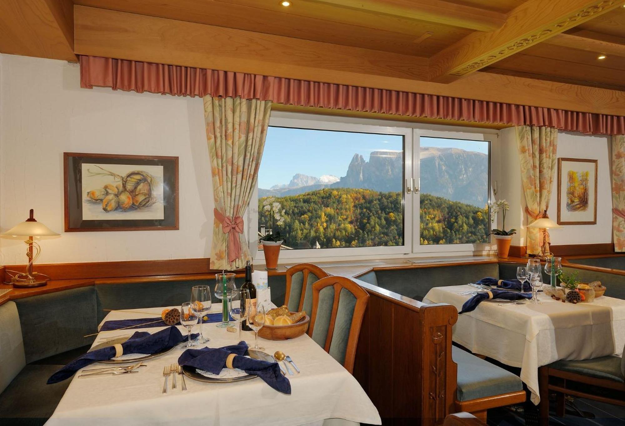 Hotel Dolomitenblick Collalbo Kültér fotó