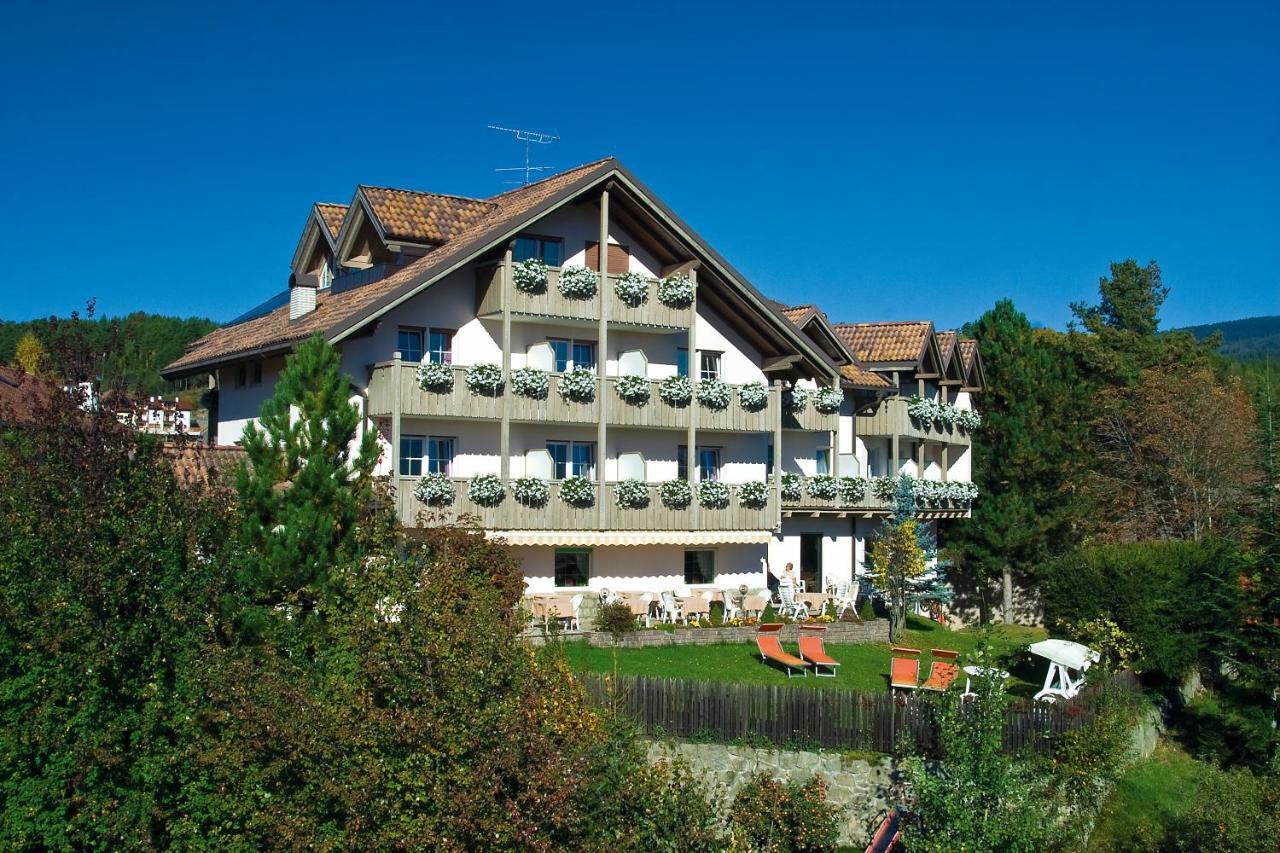Hotel Dolomitenblick Collalbo Kültér fotó